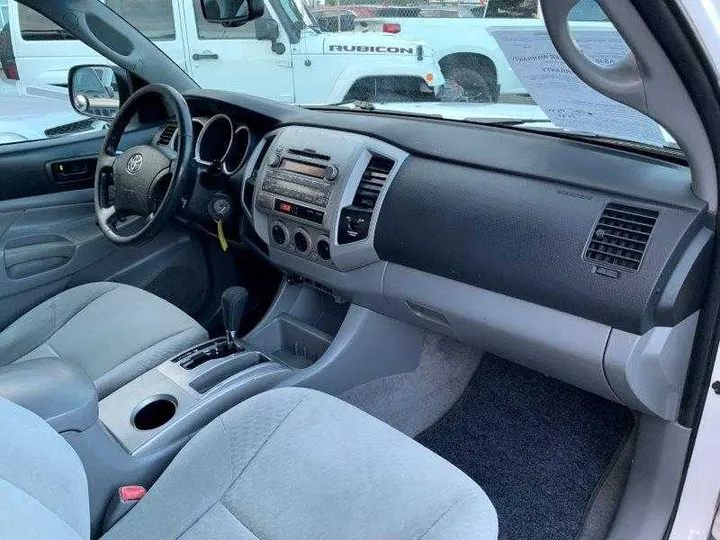 WHITE, 2011 TOYOTA TACOMA ACCESS CAB Image 105