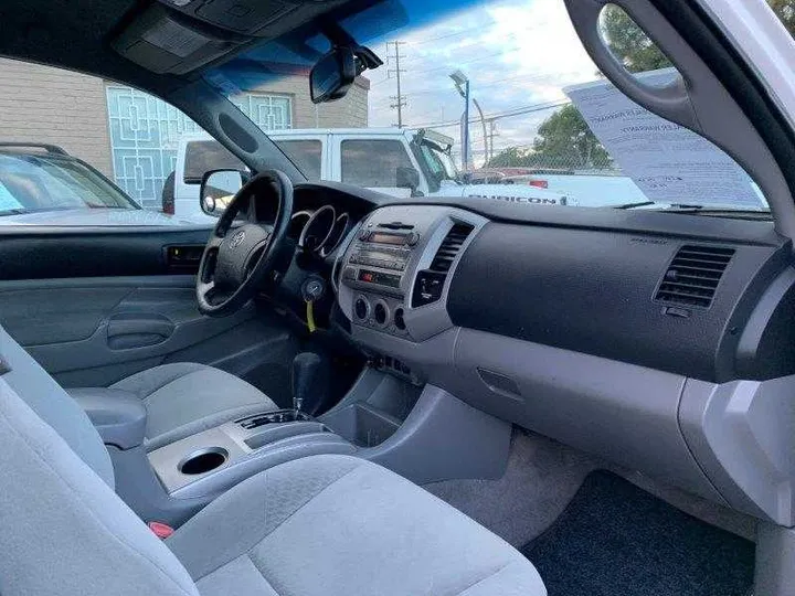 WHITE, 2011 TOYOTA TACOMA ACCESS CAB Image 106