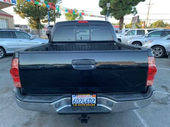 BLACK, 2005 TOYOTA TACOMA DOUBLE CAB Image 26