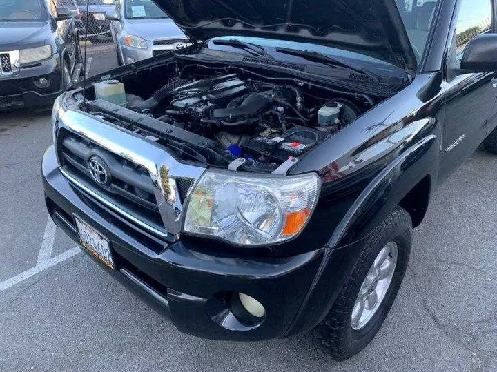 BLACK, 2005 TOYOTA TACOMA DOUBLE CAB Image 40