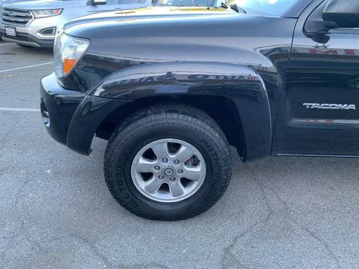 BLACK, 2005 TOYOTA TACOMA DOUBLE CAB Image 44