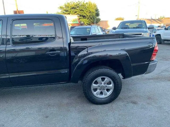 BLACK, 2005 TOYOTA TACOMA DOUBLE CAB Image 46