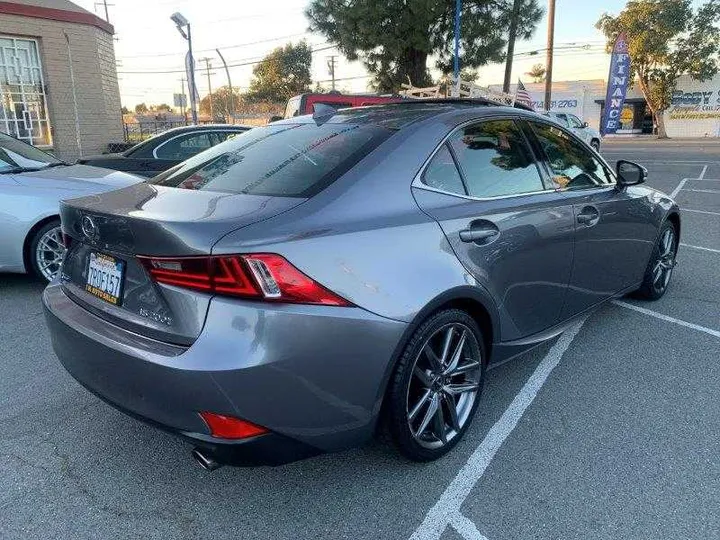 GRAY, 2016 LEXUS IS Image 32