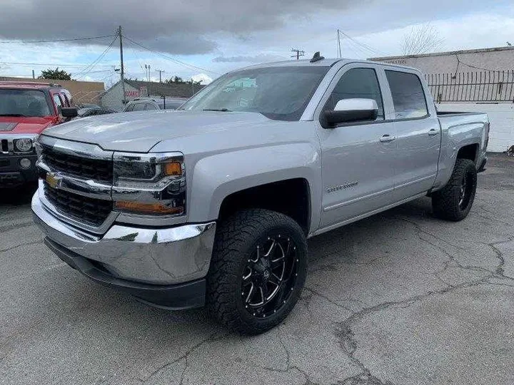 SILVER, 2017 CHEVROLET SILVERADO 1500 CREW CAB Image 9