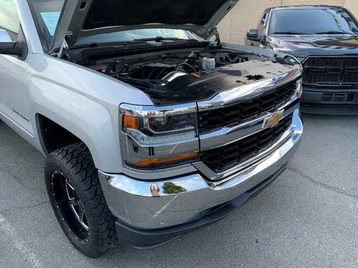 SILVER, 2017 CHEVROLET SILVERADO 1500 CREW CAB Image 33