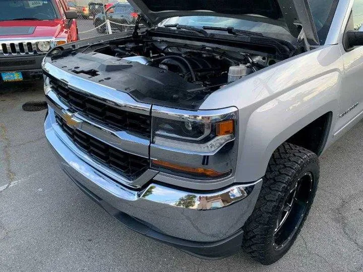 SILVER, 2017 CHEVROLET SILVERADO 1500 CREW CAB Image 35