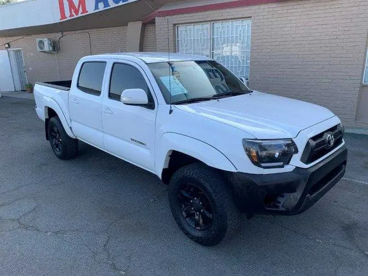 WHITE, 2014 TOYOTA TACOMA DOUBLE CAB Image 4