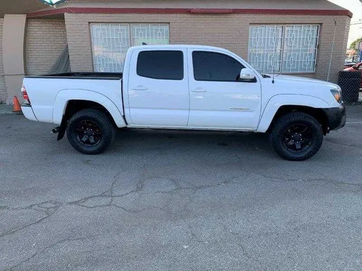 WHITE, 2014 TOYOTA TACOMA DOUBLE CAB Image 16