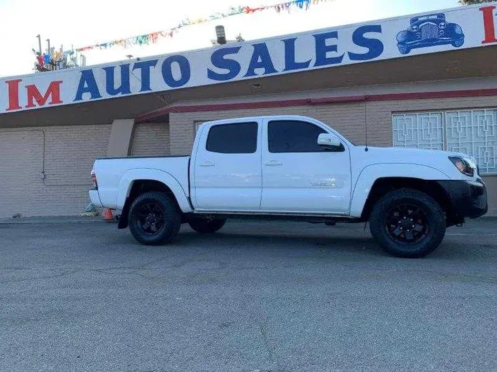 WHITE, 2014 TOYOTA TACOMA DOUBLE CAB Image 18