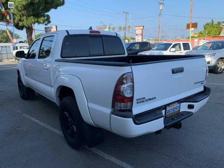 WHITE, 2014 TOYOTA TACOMA DOUBLE CAB Image 23