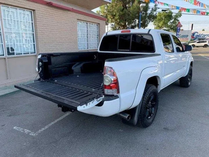 WHITE, 2014 TOYOTA TACOMA DOUBLE CAB Image 36