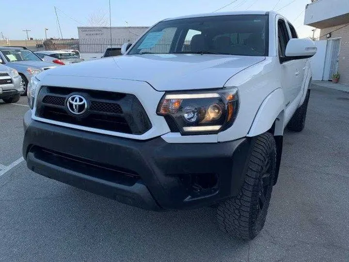 WHITE, 2014 TOYOTA TACOMA DOUBLE CAB Image 104