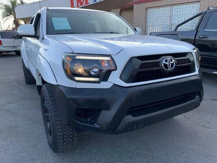 WHITE, 2014 TOYOTA TACOMA DOUBLE CAB Image 106