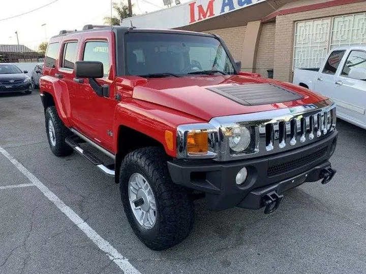 RED, 2006 HUMMER H3 Image 2