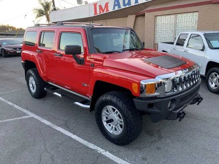 RED, 2006 HUMMER H3 Image 4