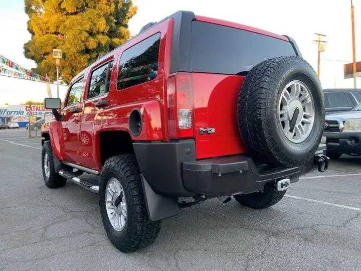 RED, 2006 HUMMER H3 Image 23