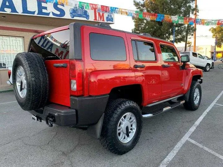 RED, 2006 HUMMER H3 Image 31