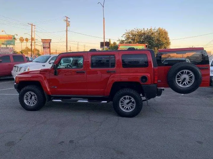 RED, 2006 HUMMER H3 Image 37