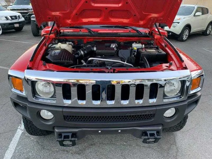 RED, 2006 HUMMER H3 Image 39