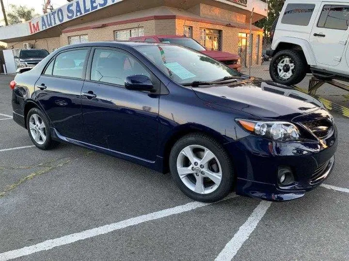 BLUE, 2013 TOYOTA COROLLA Image 5