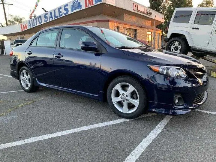 BLUE, 2013 TOYOTA COROLLA Image 6