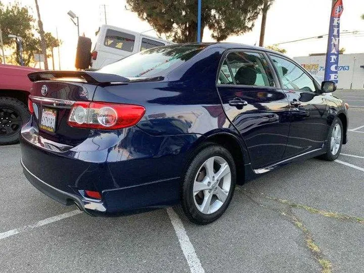 BLUE, 2013 TOYOTA COROLLA Image 32