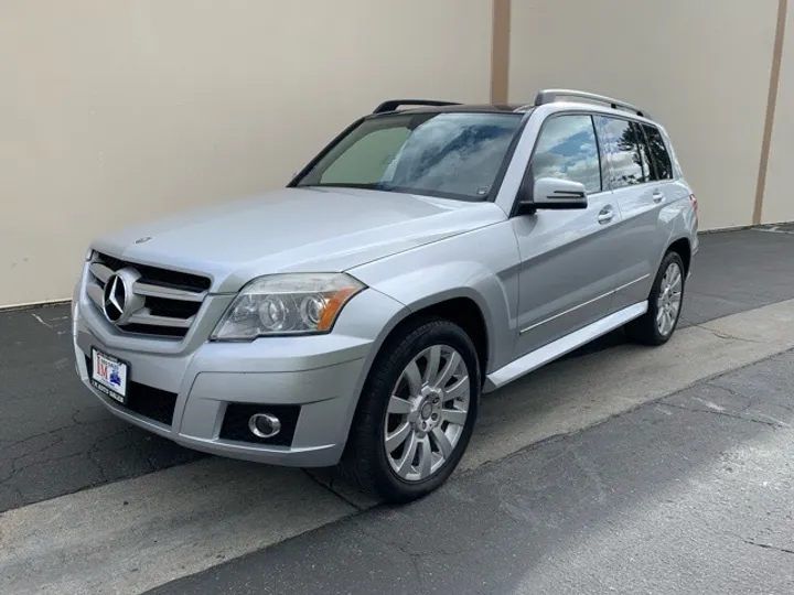 SILVER, 2010 MERCEDES-BENZ GLK-CLASS Image 6