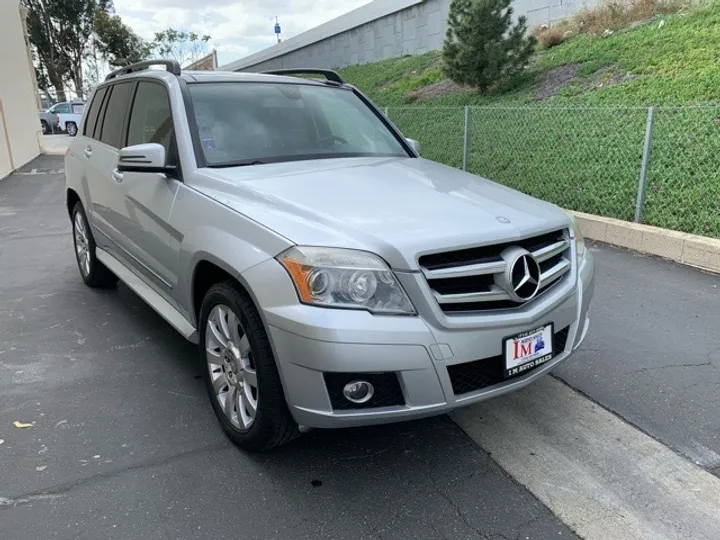 SILVER, 2010 MERCEDES-BENZ GLK-CLASS Image 11