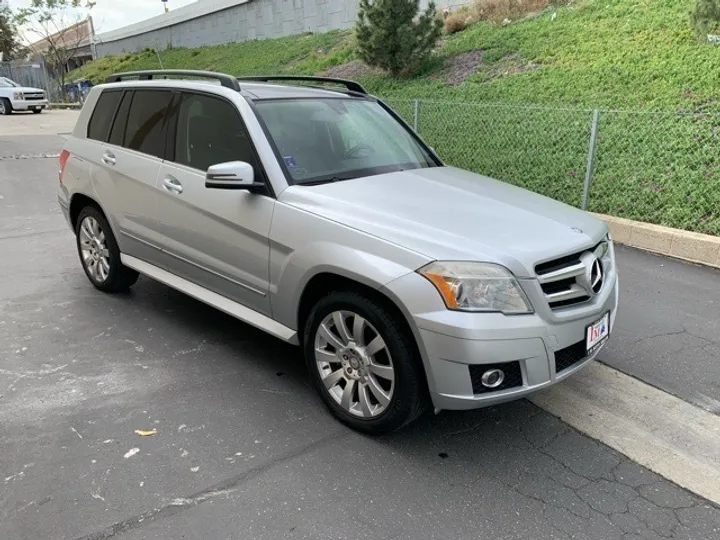 SILVER, 2010 MERCEDES-BENZ GLK-CLASS Image 13