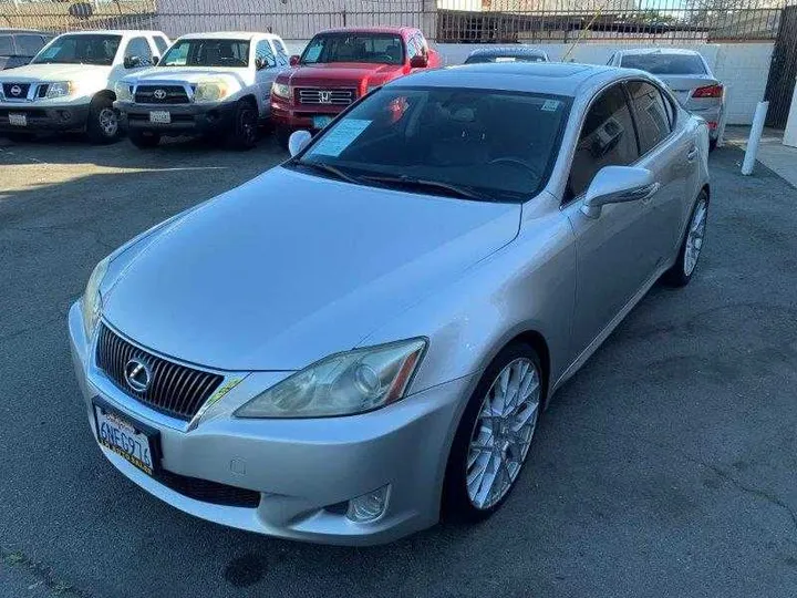 SILVER, 2010 LEXUS IS Image 10