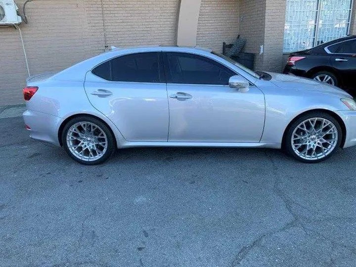 SILVER, 2010 LEXUS IS Image 16