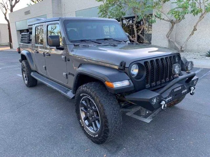 GRAY, 2020 JEEP GLADIATOR Image 2