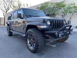 GRAY, 2020 JEEP GLADIATOR Thumnail Image 18