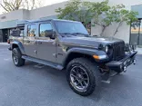 GRAY, 2020 JEEP GLADIATOR Thumnail Image 20