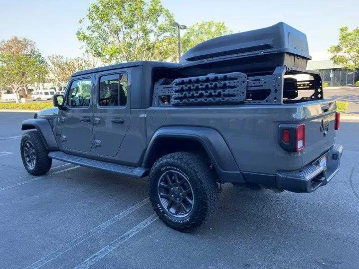 GRAY, 2020 JEEP GLADIATOR Image 25