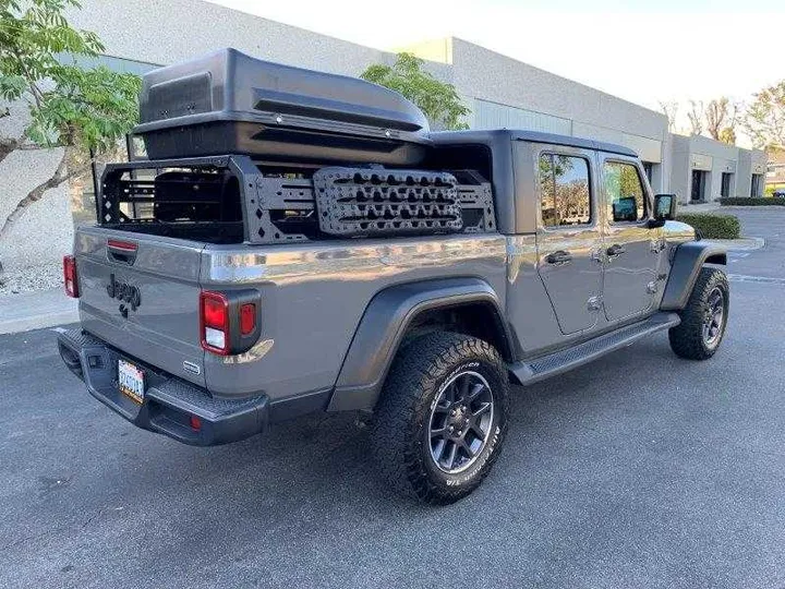 GRAY, 2020 JEEP GLADIATOR Image 37