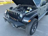 GRAY, 2020 JEEP GLADIATOR Thumnail Image 47