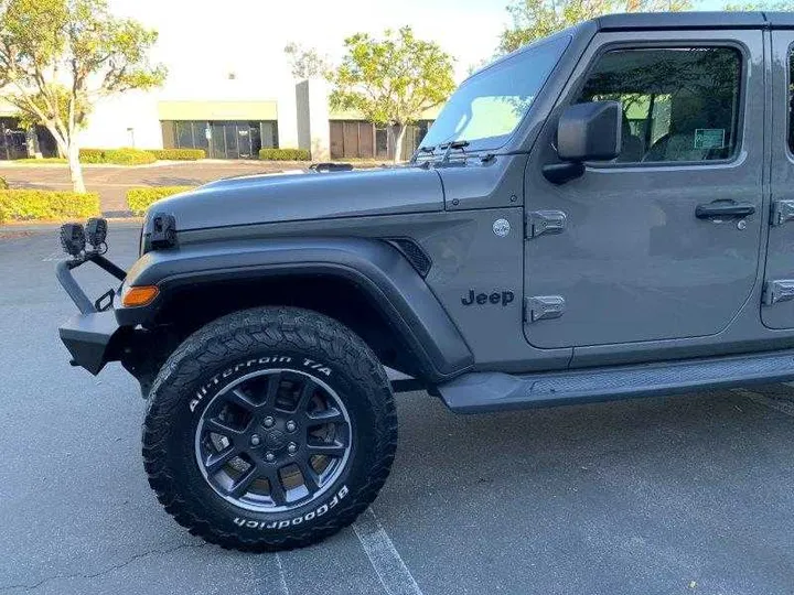 GRAY, 2020 JEEP GLADIATOR Image 55