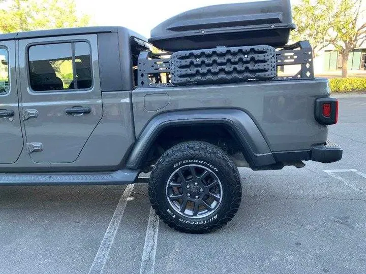 GRAY, 2020 JEEP GLADIATOR Image 59