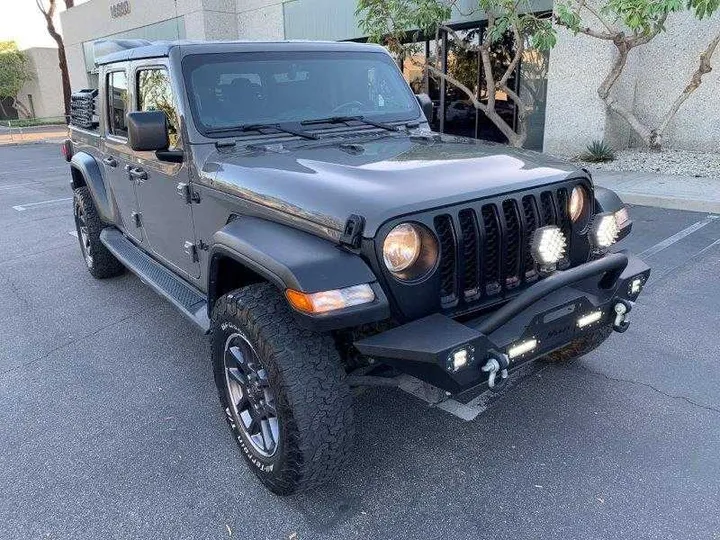 GRAY, 2020 JEEP GLADIATOR Image 155