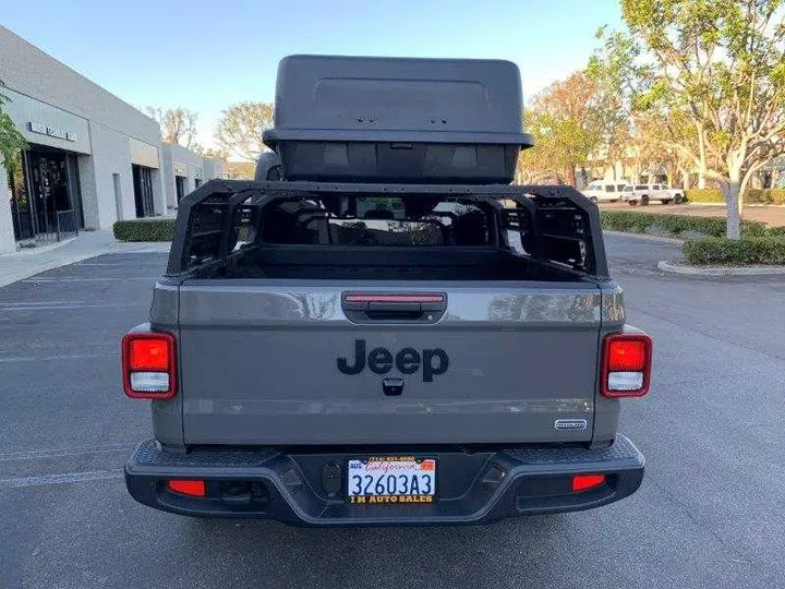 GRAY, 2020 JEEP GLADIATOR Image 159