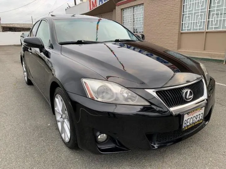 BLACK, 2012 LEXUS IS Image 13