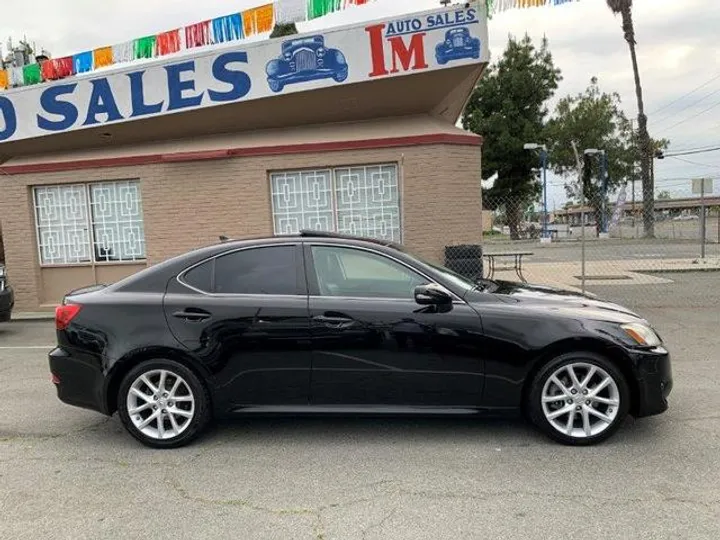 BLACK, 2012 LEXUS IS Image 22