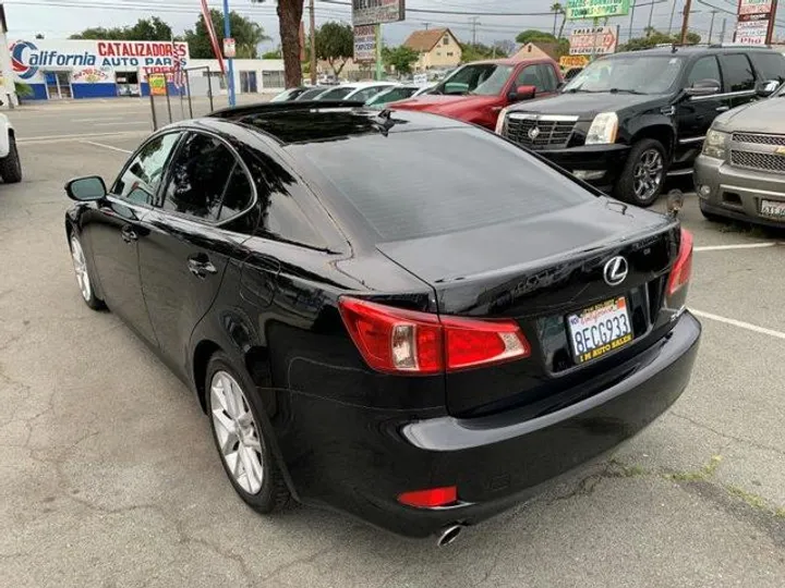 BLACK, 2012 LEXUS IS Image 26