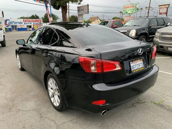 BLACK, 2012 LEXUS IS Image 27