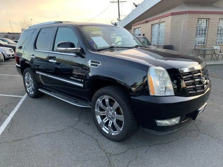 BLACK, 2009 CADILLAC ESCALADE Image 2