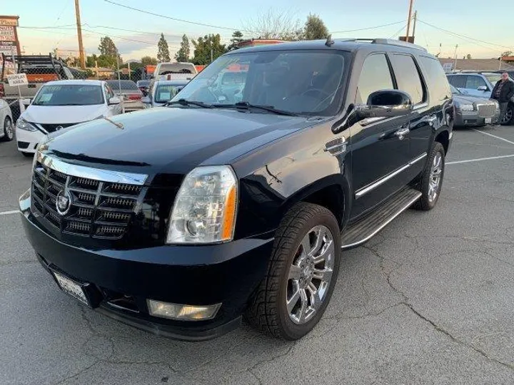 BLACK, 2009 CADILLAC ESCALADE Image 11