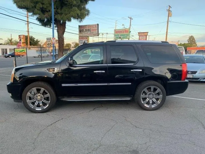 BLACK, 2009 CADILLAC ESCALADE Image 18