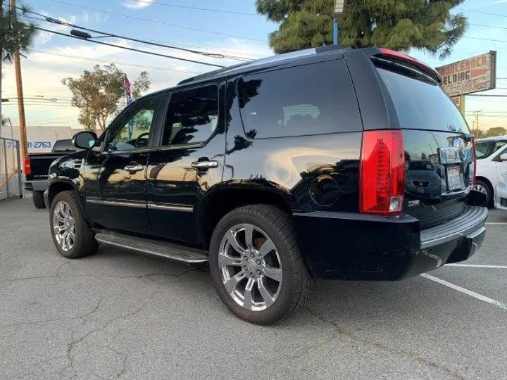 BLACK, 2009 CADILLAC ESCALADE Image 21