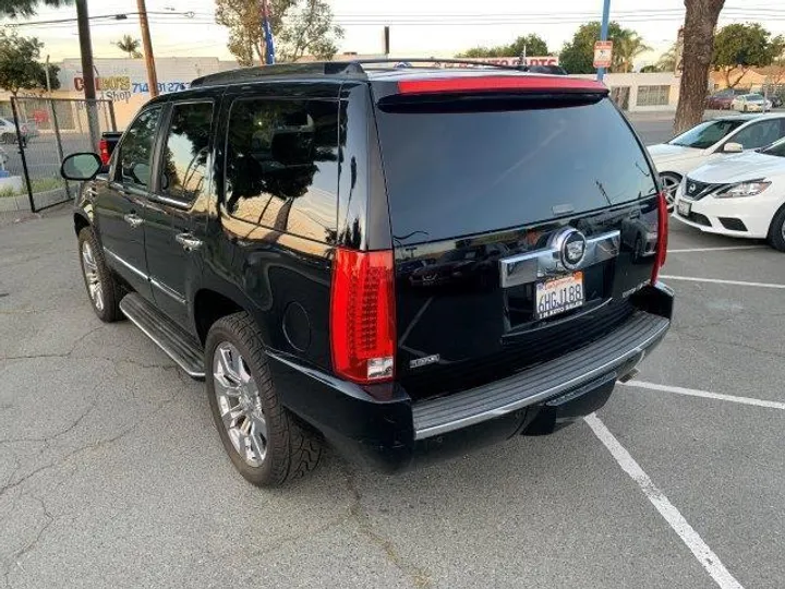 BLACK, 2009 CADILLAC ESCALADE Image 22